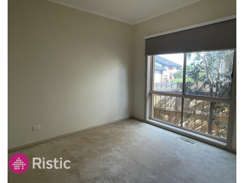 1/13 Mirbelia Crescent, Mill Park VIC 3082