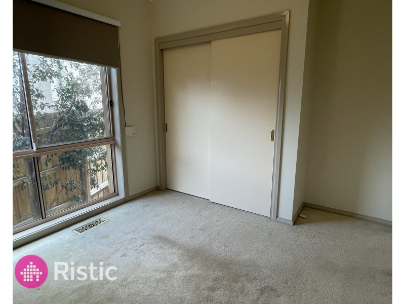 1/13 Mirbelia Crescent, Mill Park VIC 3082