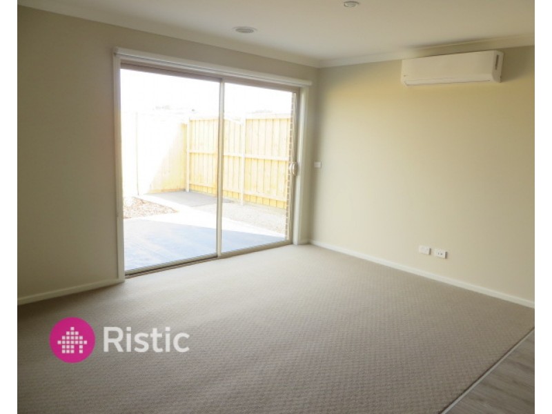 42 Sissinghurst Parade, Mernda VIC 3754