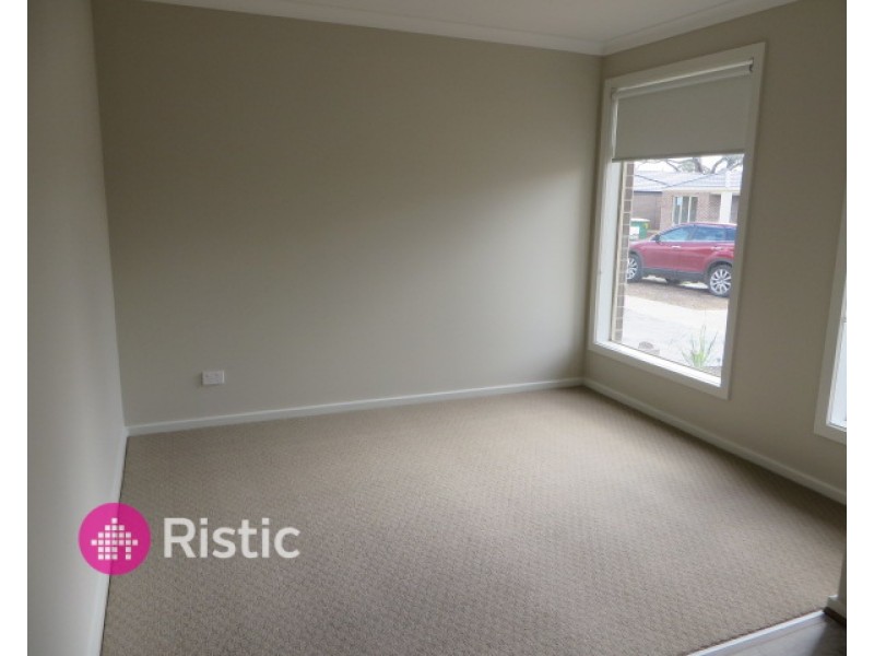 42 Sissinghurst Parade, Mernda VIC 3754