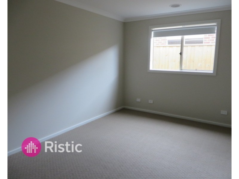 42 Sissinghurst Parade, Mernda VIC 3754