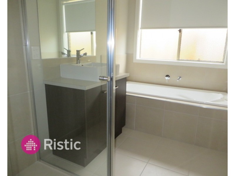 42 Sissinghurst Parade, Mernda VIC 3754