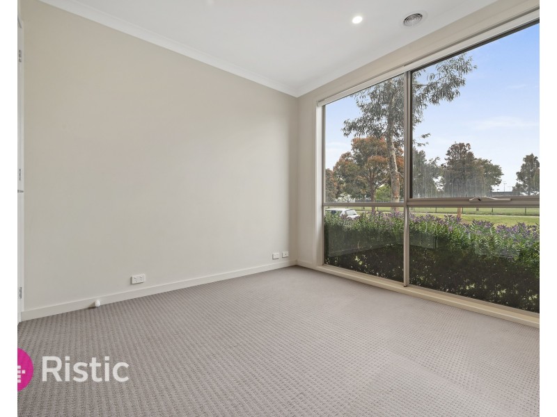 32B Middleton Drive, Point Cook VIC 3030