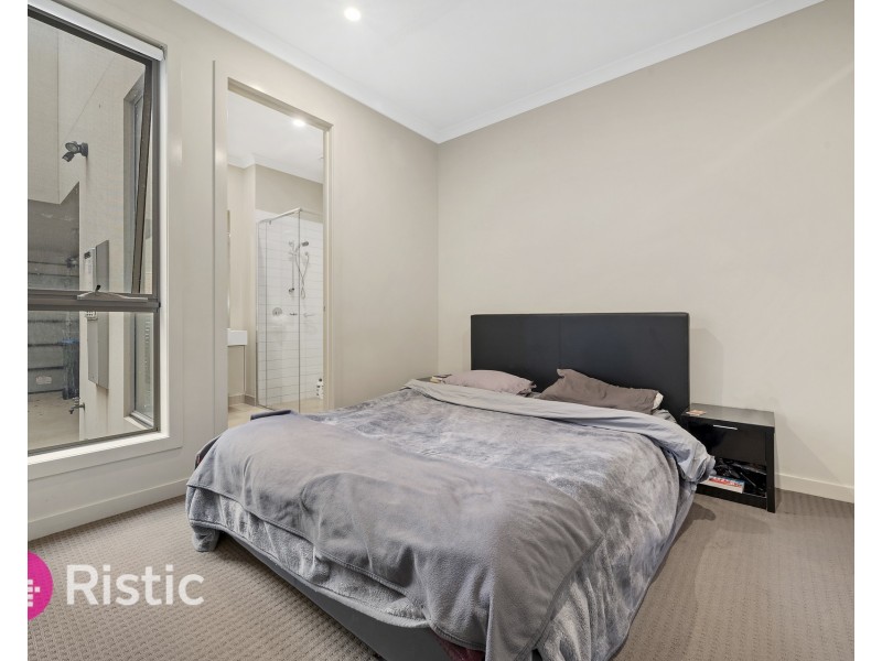 32B Middleton Drive, Point Cook VIC 3030