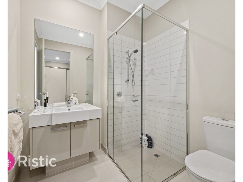 32B Middleton Drive, Point Cook VIC 3030