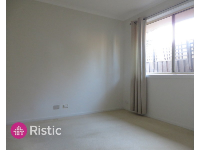 2 Bradley Drive, Mill Park VIC 3082