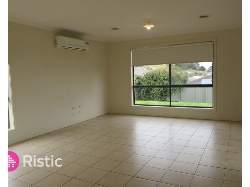 3 Doonie Way, Pakenham VIC 3810