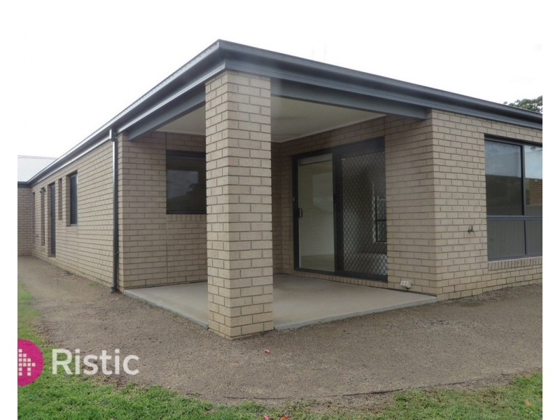 3 Doonie Way, Pakenham VIC 3810