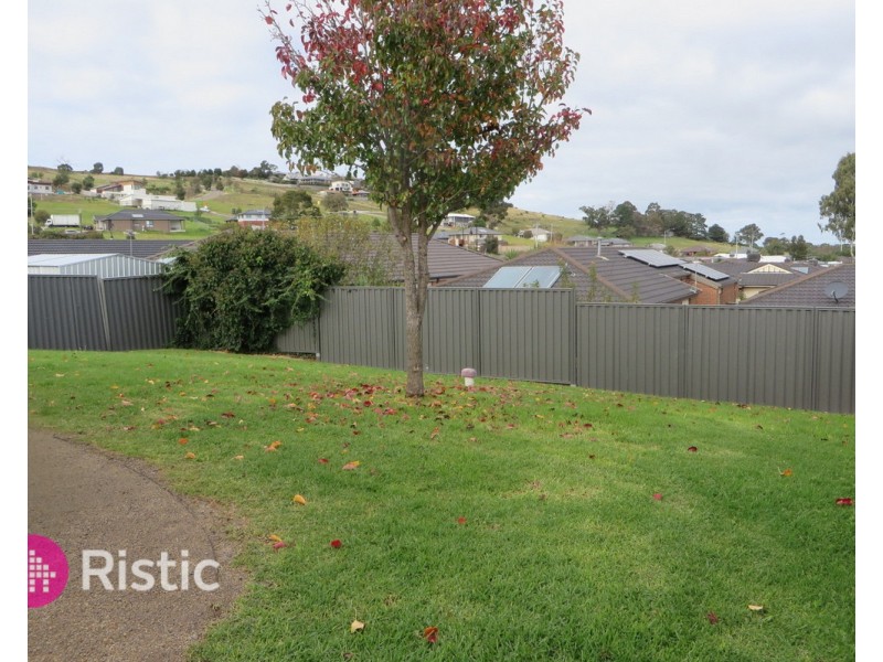 3 Doonie Way, Pakenham VIC 3810