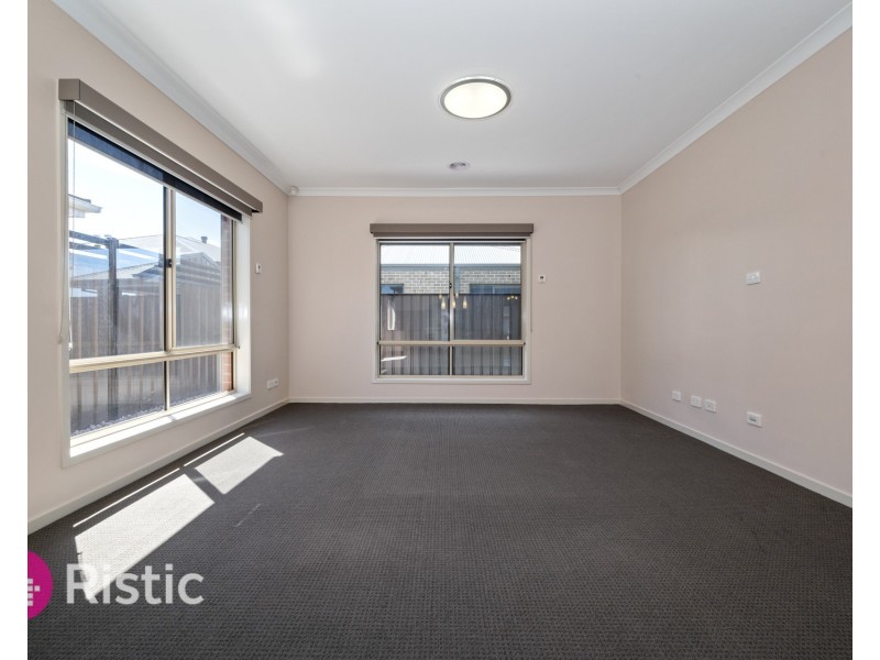 24 Tindales Road, Wollert VIC 3750