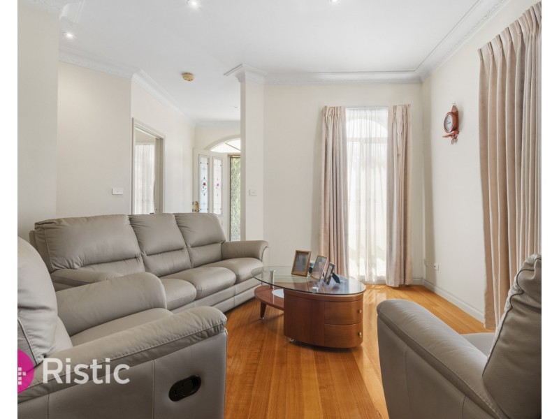 5 Australis Drive, Mill Park VIC 3082