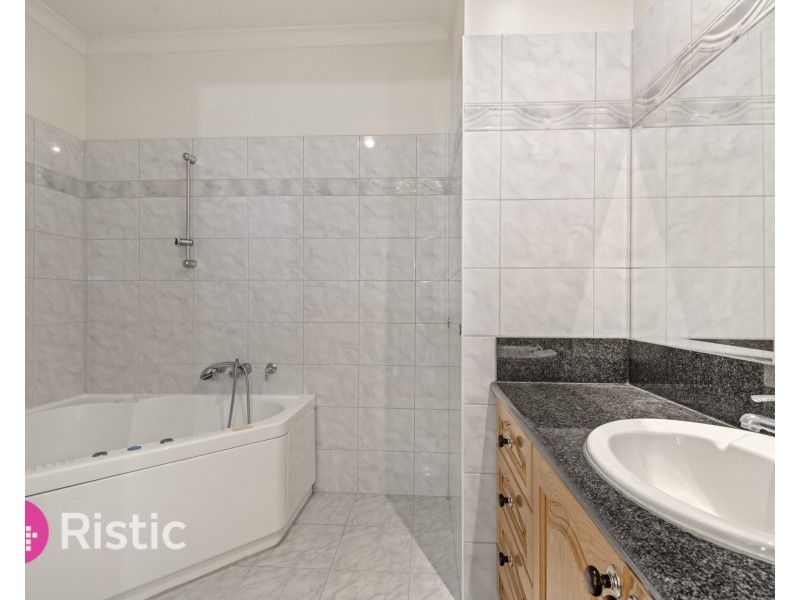 5 Australis Drive, Mill Park VIC 3082