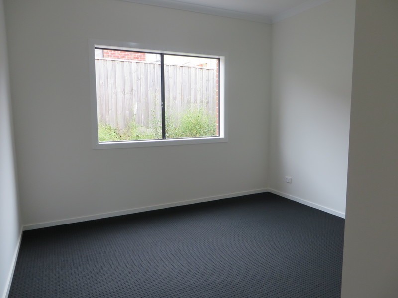 12 Pribislaw Crescent, Epping VIC 3076