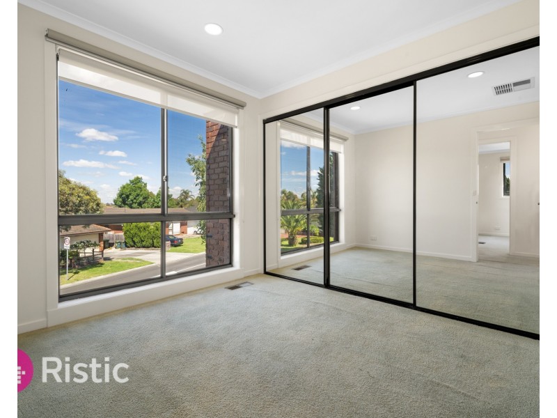 27 John Ryan Drive, South Morang VIC 3752