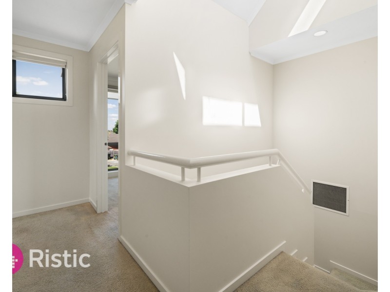 27 John Ryan Drive, South Morang VIC 3752