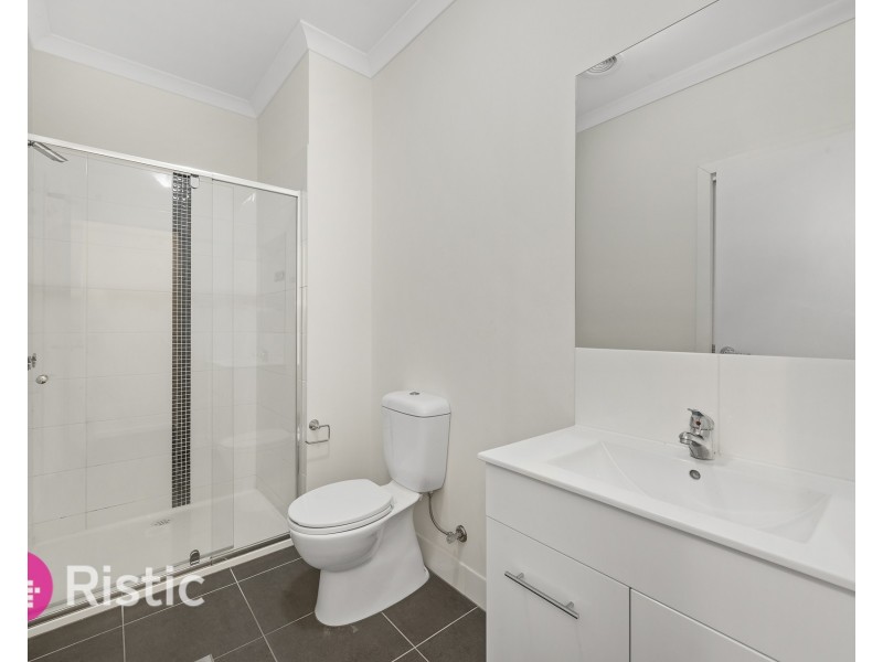227/1 Jarama Boulevard, Epping VIC 3076