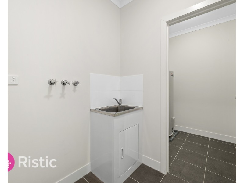 227/1 Jarama Boulevard, Epping VIC 3076