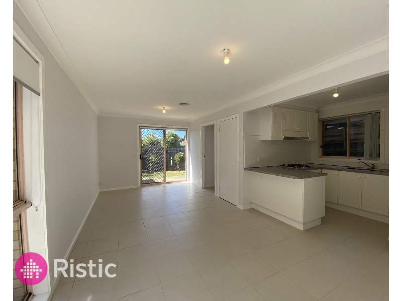 3/2 Romeo Court, Mill Park VIC 3082
