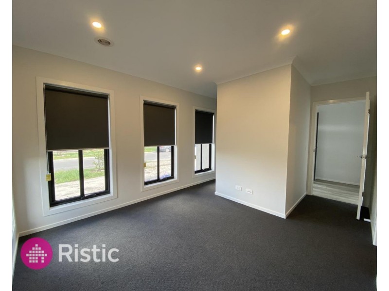 6 Treeton Drive, Wollert VIC 3750