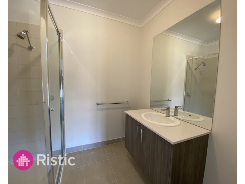6 Treeton Drive, Wollert VIC 3750