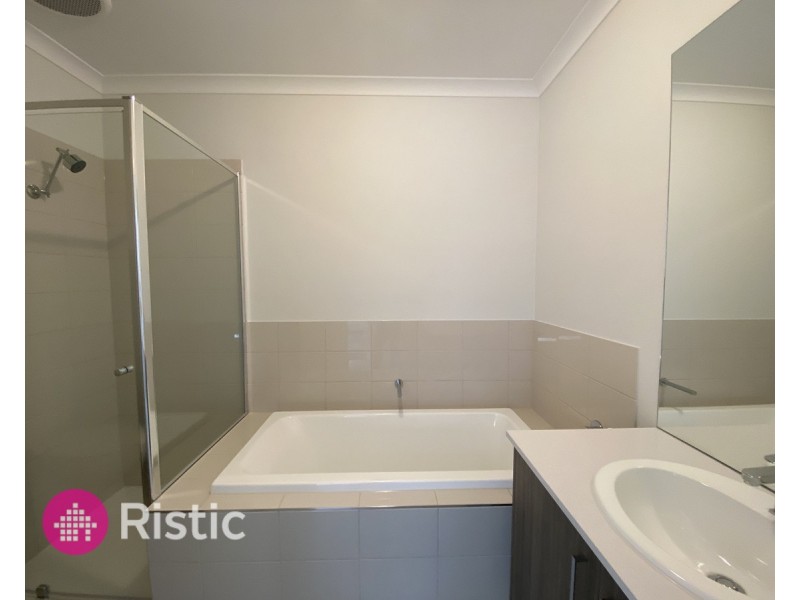 6 Treeton Drive, Wollert VIC 3750