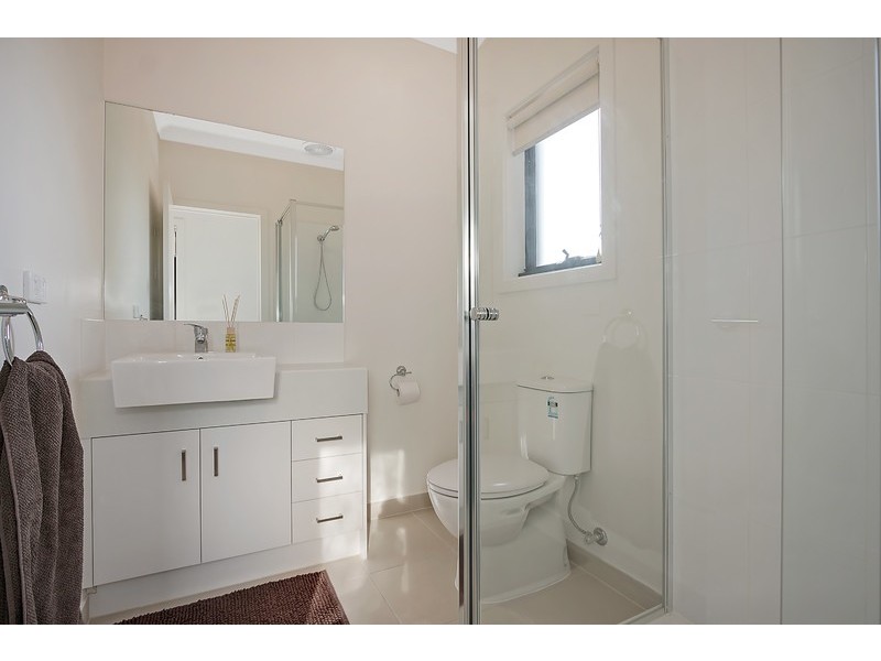 2/5 Edith Street, Epping VIC 3076