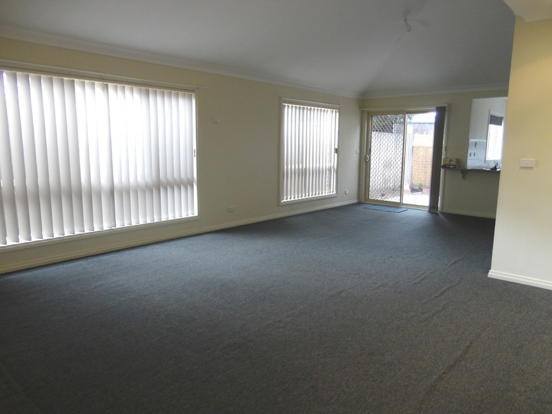 1/22 Hawkes Drive, Mill Park VIC 3082