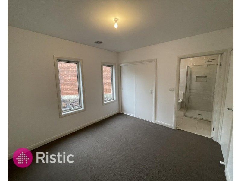 4/5 Tooth Court, Mill Park VIC 3082
