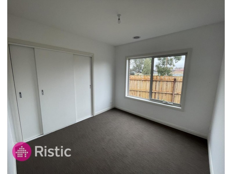 4/5 Tooth Court, Mill Park VIC 3082