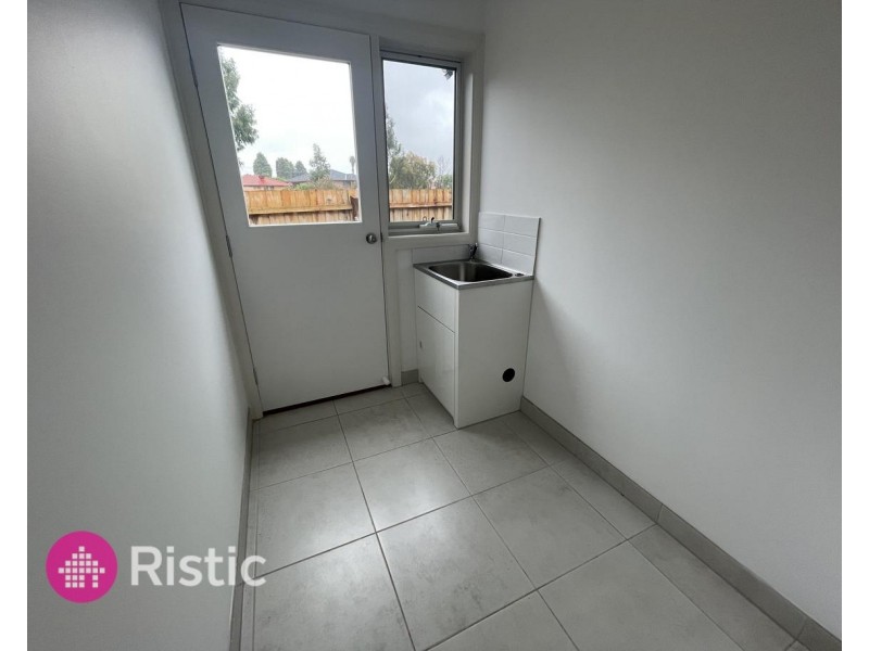 4/5 Tooth Court, Mill Park VIC 3082