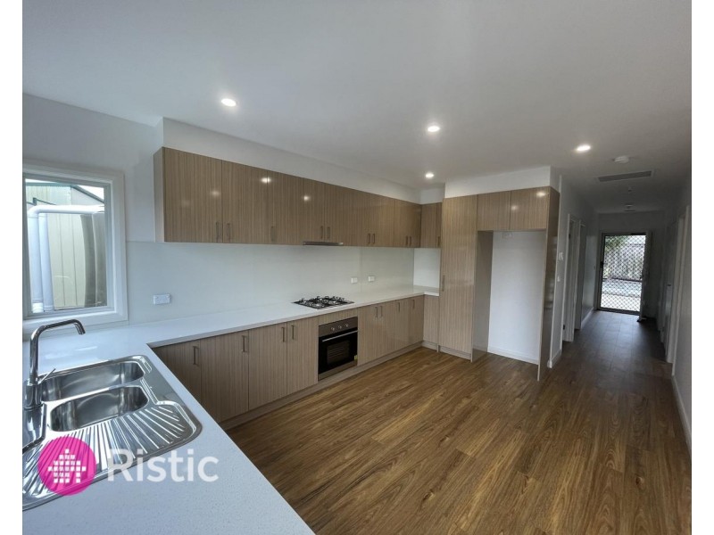 2/5 Tooth Court, Mill Park VIC 3082