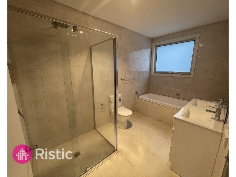 2/5 Tooth Court, Mill Park VIC 3082