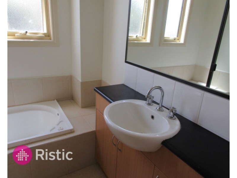 3/21 The Fairway, Kingsbury VIC 3083