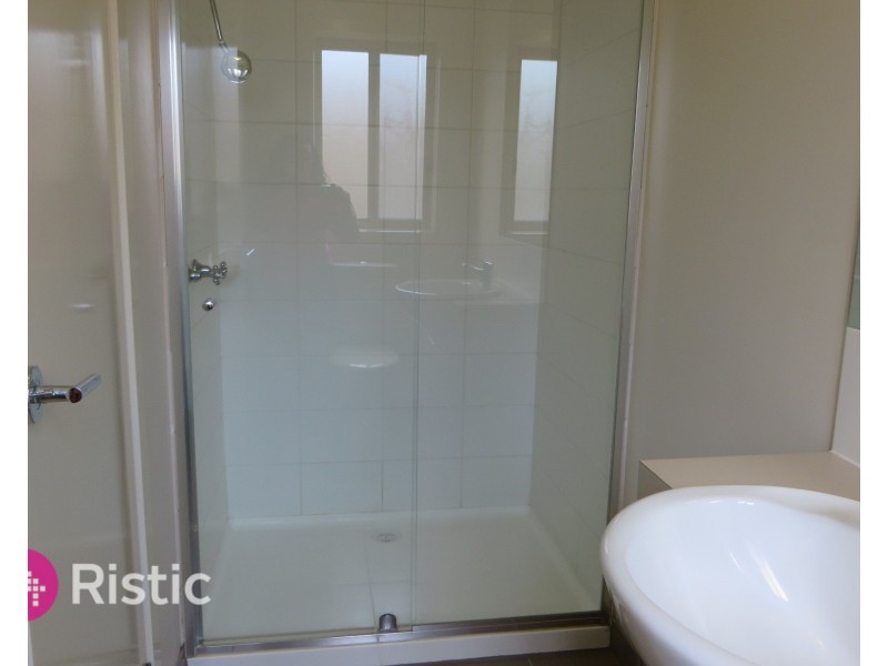 11 Peak Crescent, Doreen VIC 3754