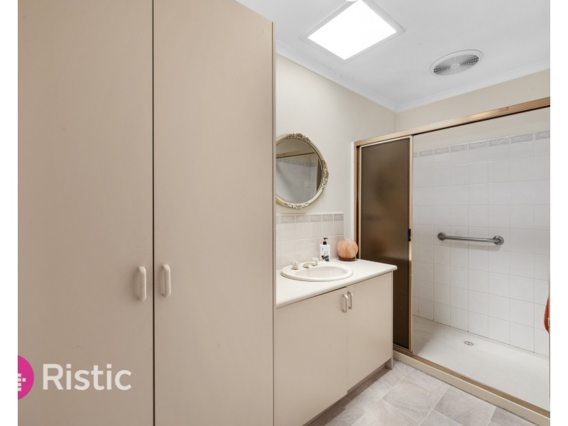 5 Finch Street, Thomastown VIC 3074