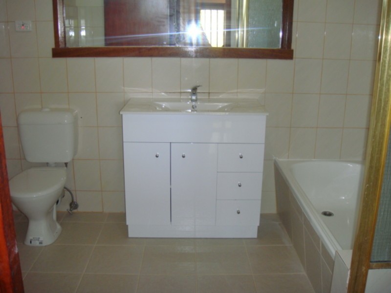 Room 1 96 Dunne Street, Kingsbury VIC 3083