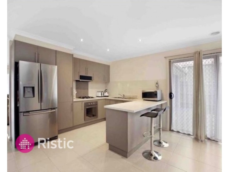 6 Madden Drive, South Morang VIC 3752