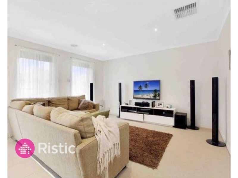 6 Madden Drive, South Morang VIC 3752