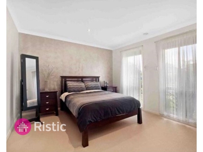 6 Madden Drive, South Morang VIC 3752