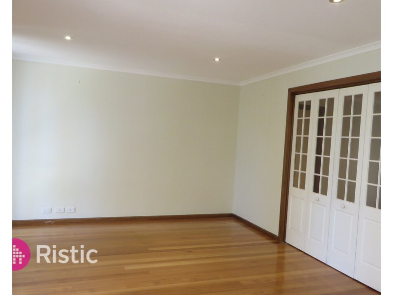 23 Boyle Crescent, Mill Park VIC 3082