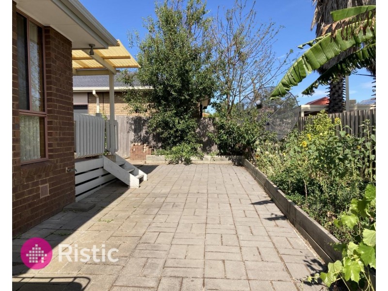 23 Boyle Crescent, Mill Park VIC 3082