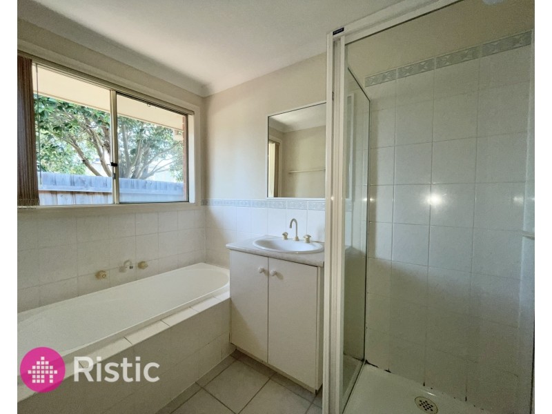 2 Pleasant Close, Mill Park VIC 3082