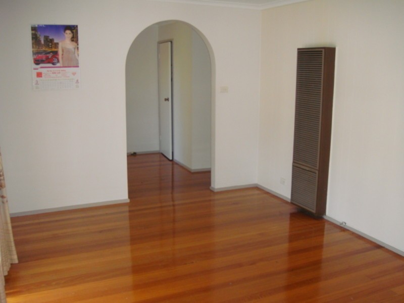 4 Meagan Close, Thomastown VIC 3074