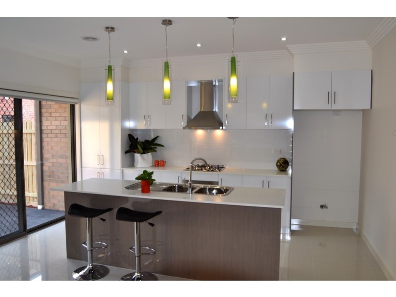 8 Snapdragon Street, South Morang VIC 3752