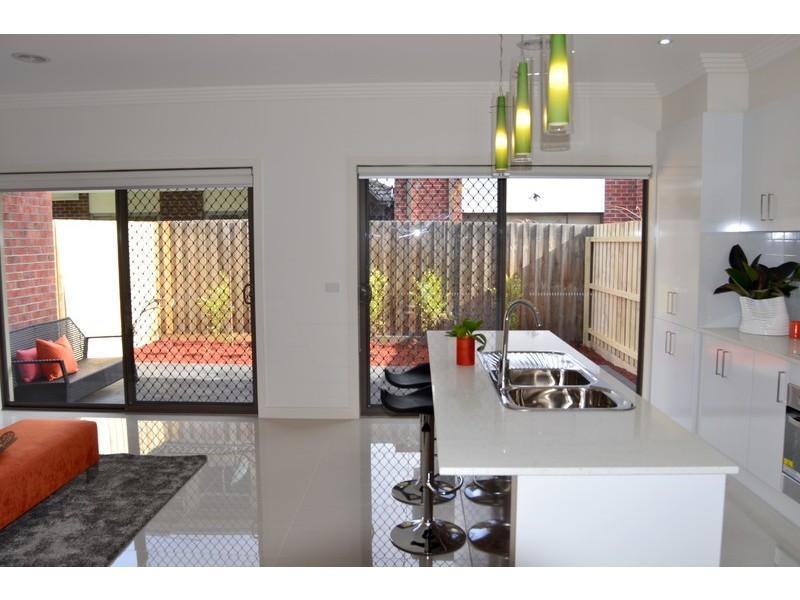 8 Snapdragon Street, South Morang VIC 3752