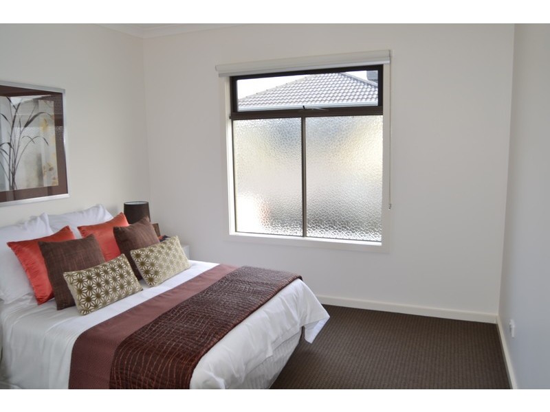 8 Snapdragon Street, South Morang VIC 3752