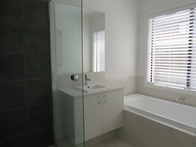 20 Basken Drive, South Morang VIC 3752