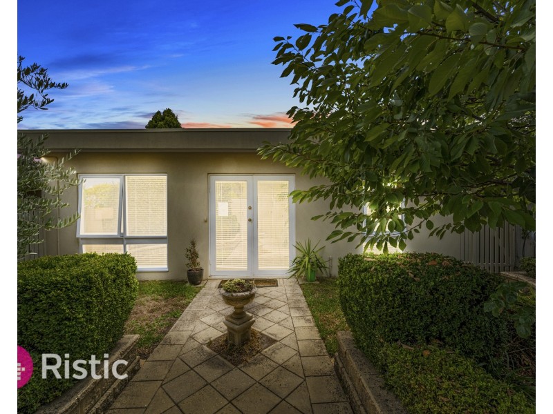 18 Willa Avenue, Viewbank VIC 3084
