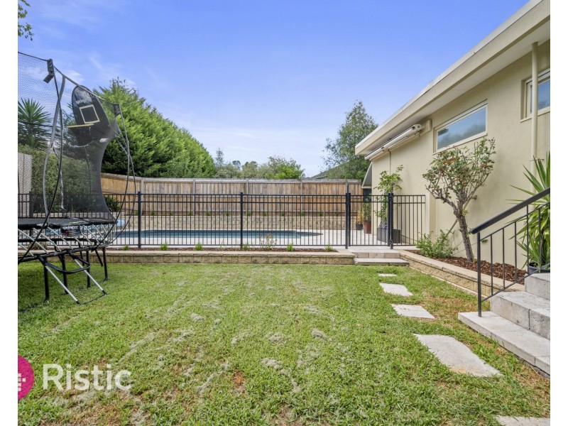 18 Willa Avenue, Viewbank VIC 3084