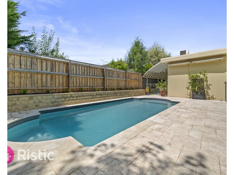 18 Willa Avenue, Viewbank VIC 3084